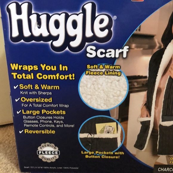 Huggle Scarf - Picture 3 of 3